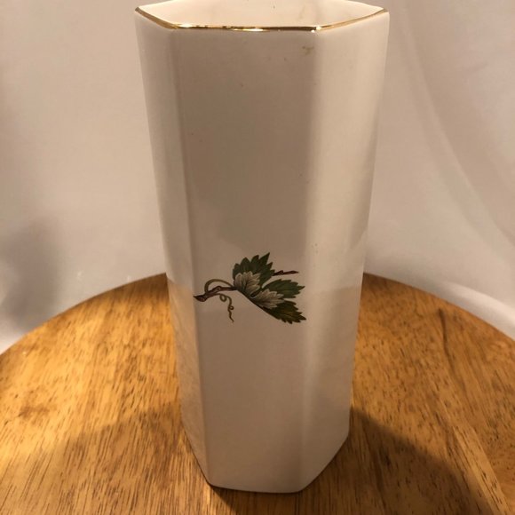 Vtg Westfield Art Pottery Staffordshire White with Ivy Vase England - Picture 3 of 4